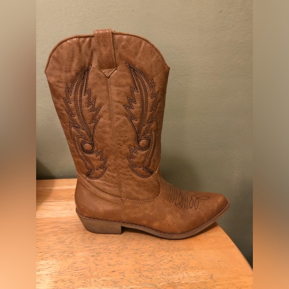 Coconuts by Matisse Gaucho Tan Cowboy Boots Size 9M